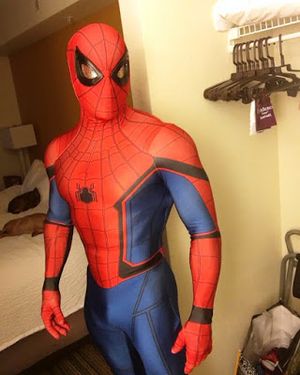 Spiderman showing off a nice bulge