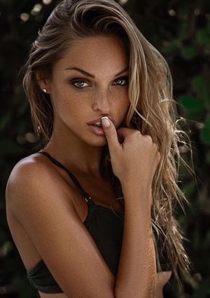 I want to watch this gorgeous blonde suck my cock and swallow