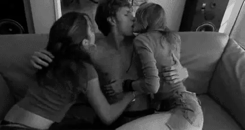 Kiss me too!