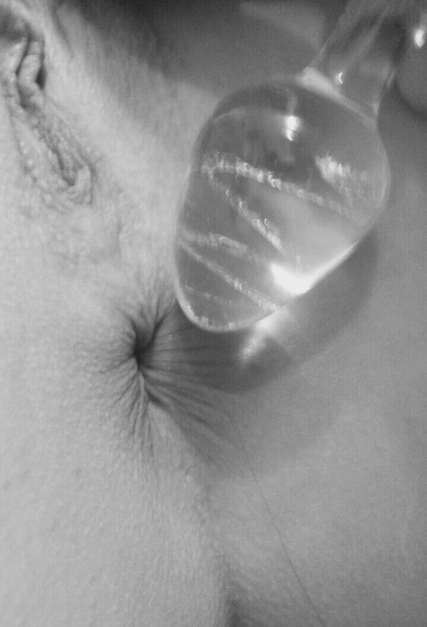 Glass plugs