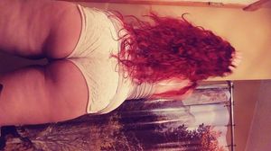 Thick Woman with curves and sweet ass