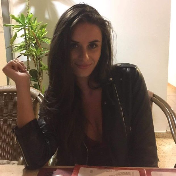 Sexy brunette GF