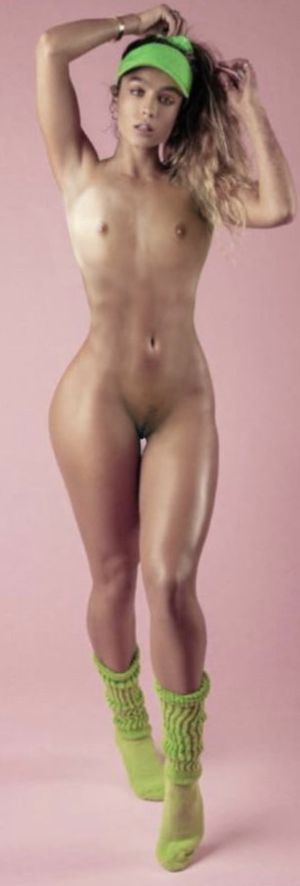 Sommer finally doing nude photos
