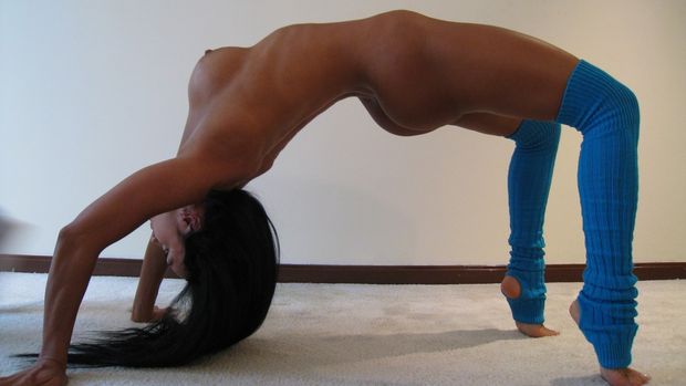 naked yoga