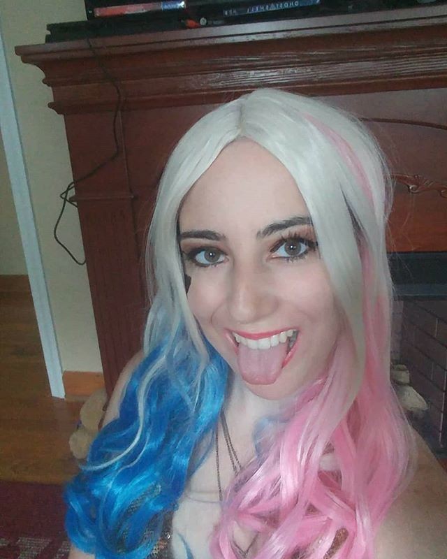 Infinite Angel cosplaying Harley Quinn, and yet again being a good little cum target for you.