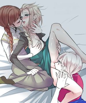 Frozen lesbian threeway