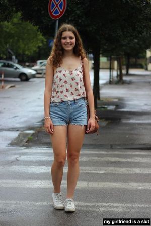 cute slutty grrrl in cutoffs