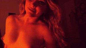 Teen showing her fantastic body