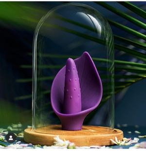 Creative Dildo as The Flower from Passionfruit