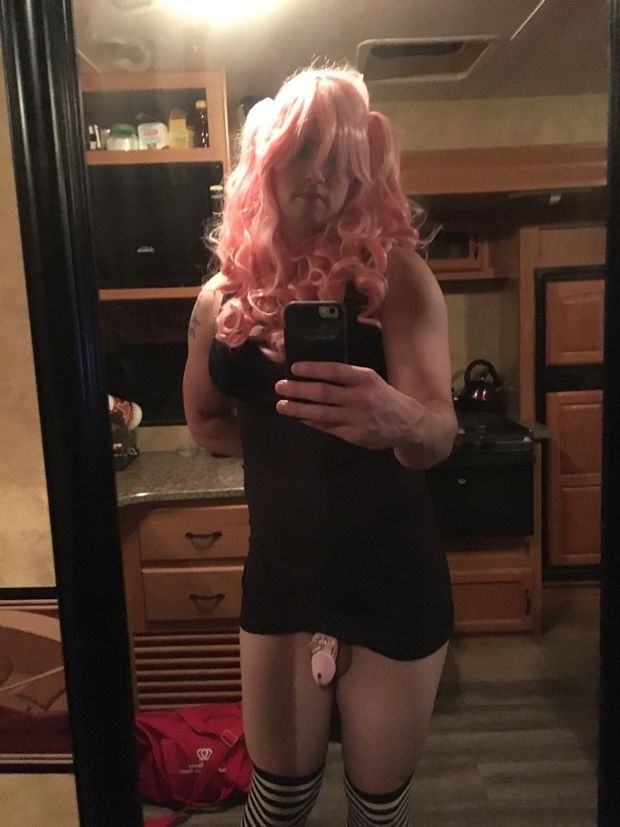 Amatuer White Sissy Laura - Caged Clitty Selfie