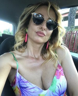 Mommy says I should have cum with her to the park