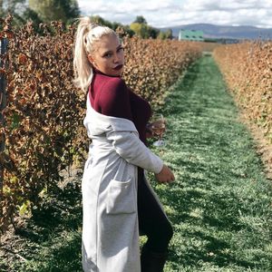 She likes to fuck in her neighbor's field