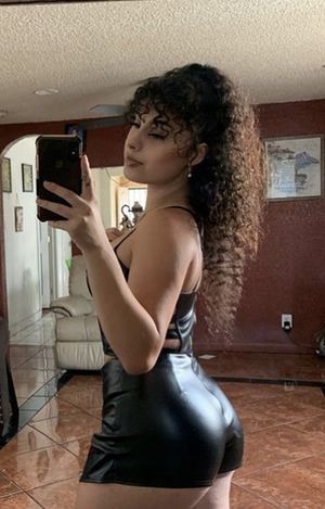 Frosted Aline in her leather