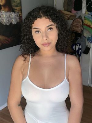 Busting a load on Aline’s chest is one of my goals