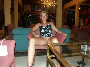 Flashing in hotel lobby