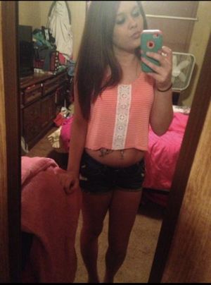 She’s so fucking sexy I want to eat her pussy