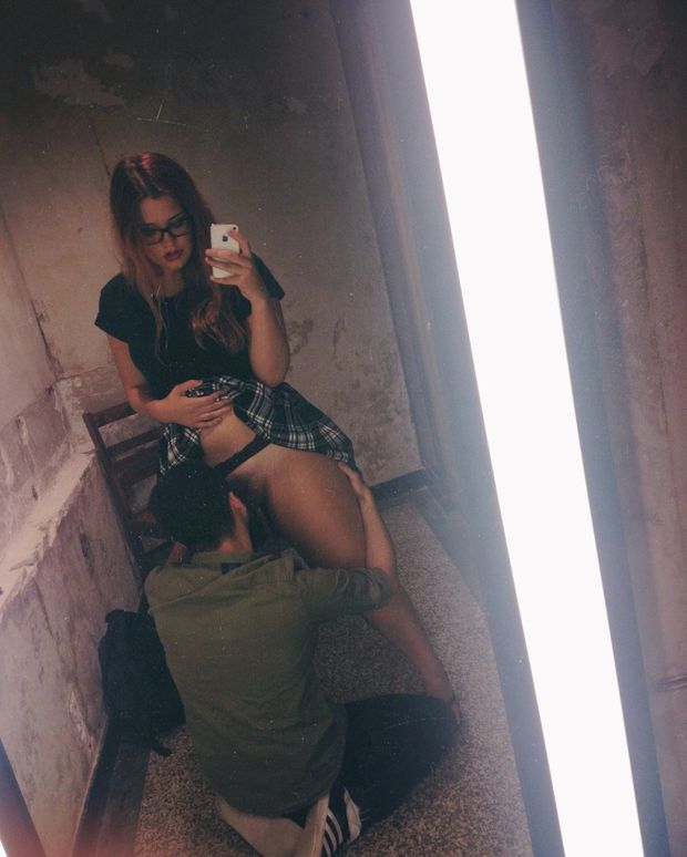 Selfie while getting her pussy eaten 2