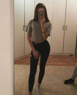 Sexy brunette fucktoy taking a quick selfie