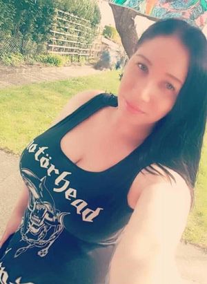 Big Boobs Metal women