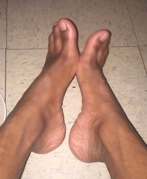 Amazing black guy feet