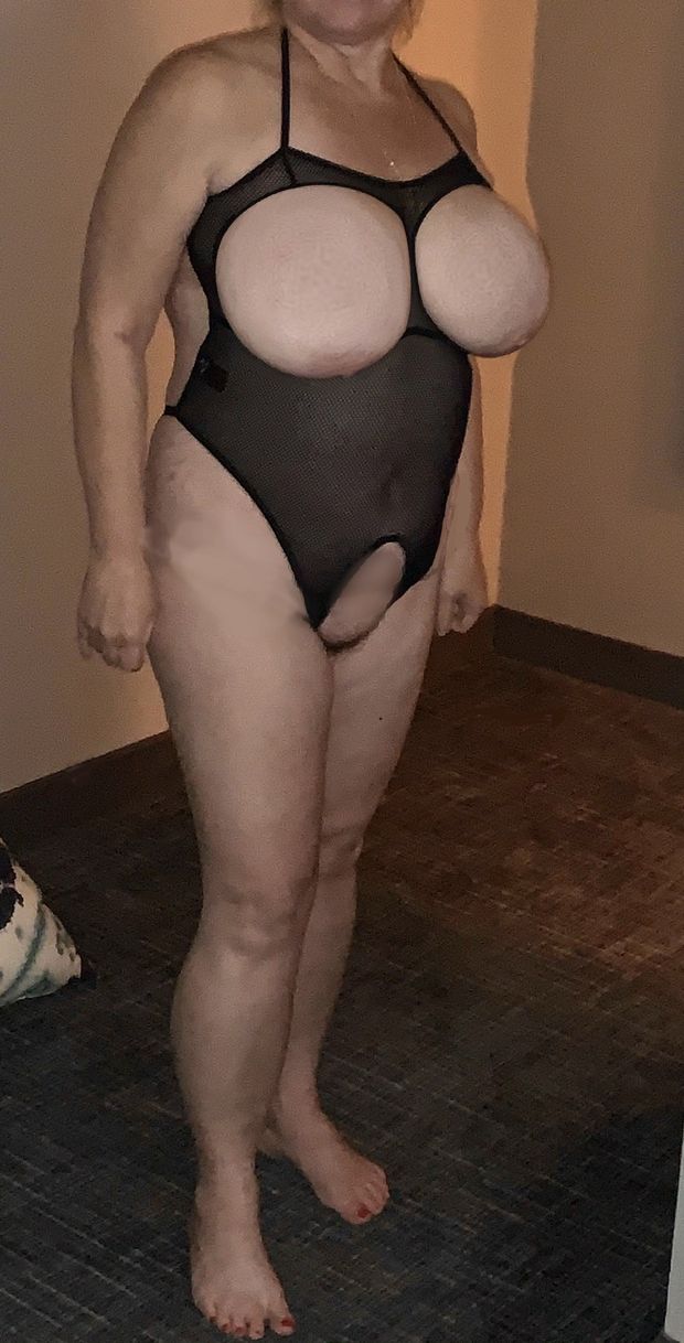 How would you fuck my wife, please describe she wants to know