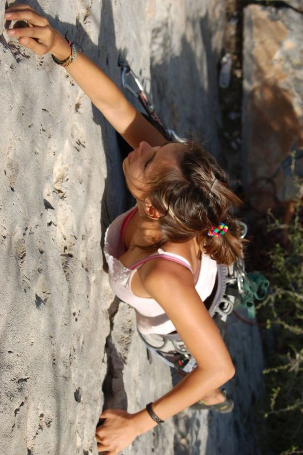 downblouse climbing