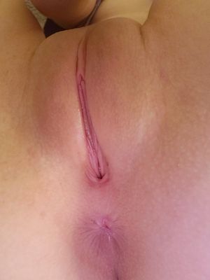 Gorgeous teen cunt and ass, both look tight, warm and very inviting