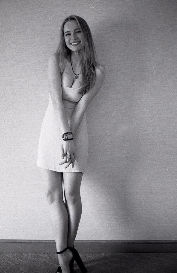 Cute black & white with decent cleavage