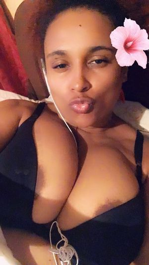 Downblouse Latin Amateur Slut