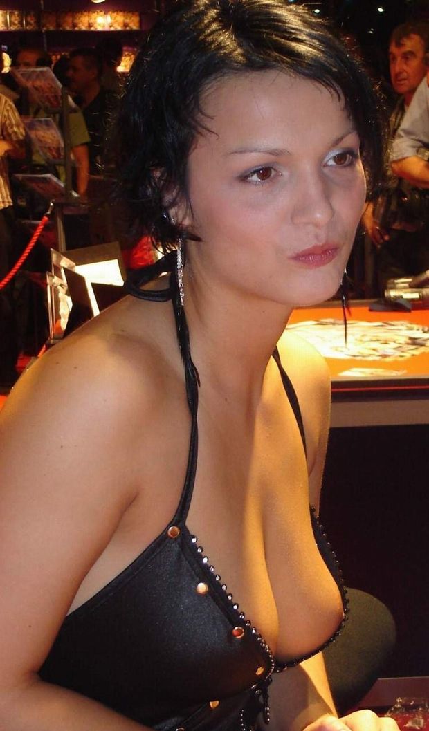 Downblouse