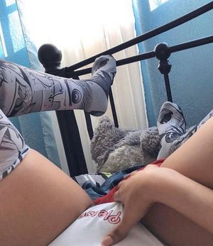 Karla Castillo finds time to masturbate between Instagram posts