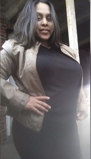 Argentina BBW Model Victoria García Is going the attend to a stripper business trip