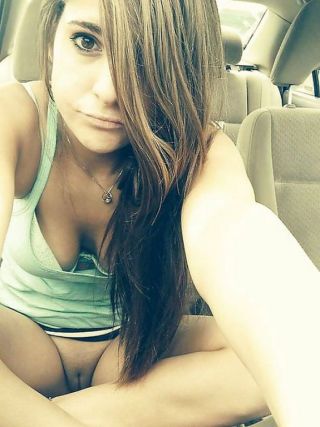 Amateur Pussy Selfie