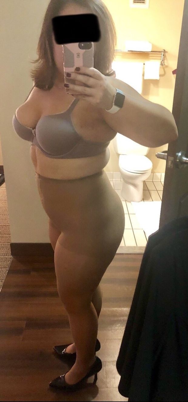 Wife in skin pantyhose