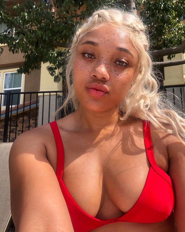 ebony selfie