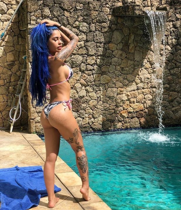 Mc Tati, hot Brazilian singer