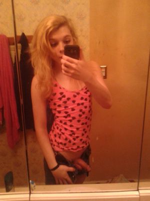 Hot teen trap sexting pics of her dick to a call me maybe.