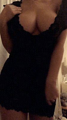 hot cleavage gif
