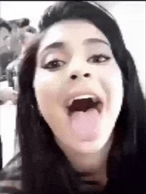 Kylie Jenner show us her throat