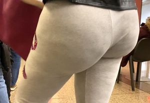 Thick Puerto Rican ass at mall