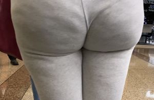 Thick Puerto Rican ass at mall