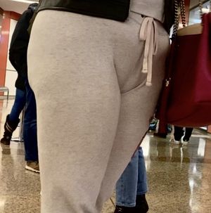 Thick Puerto Rican ass at mall