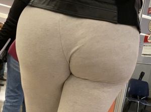 Thick Puerto Rican ass at mall