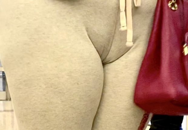 Thick Puerto Rican ass at mall