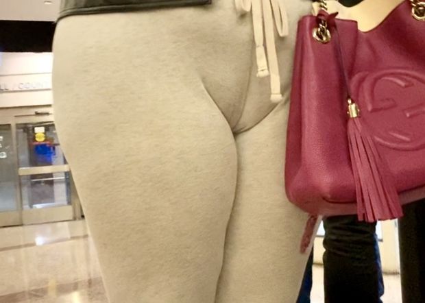Thick Puerto Rican ass at mall