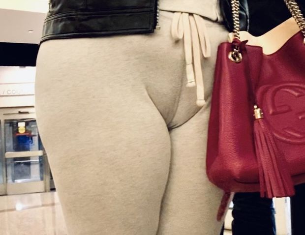 Thick Puerto Rican ass at mall