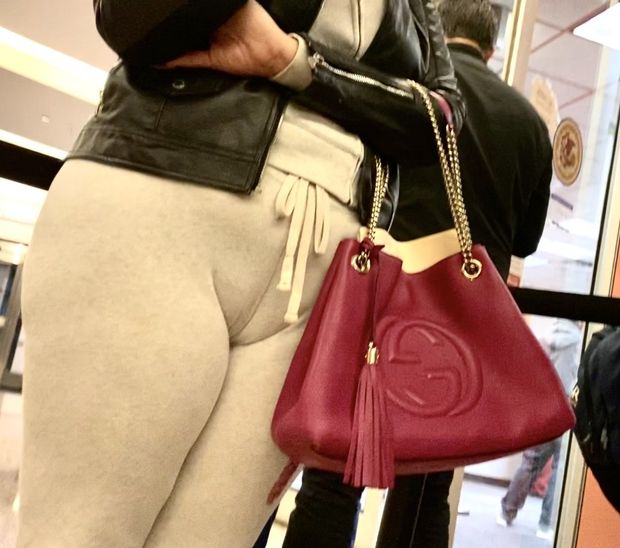 Thick Puerto Rican ass at mall