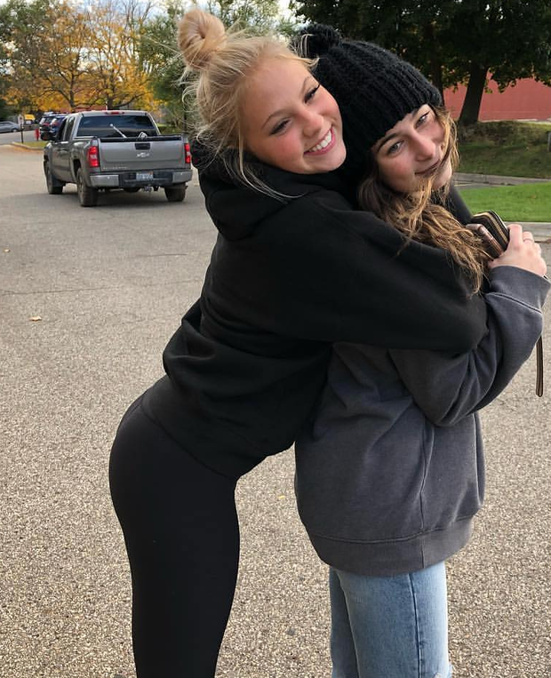 Jordyn Jones ass in leggings