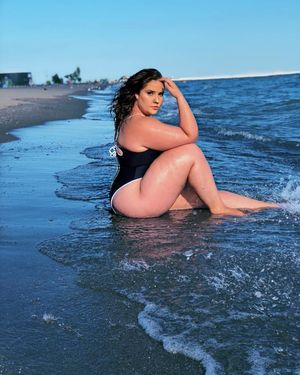 bbw on beach