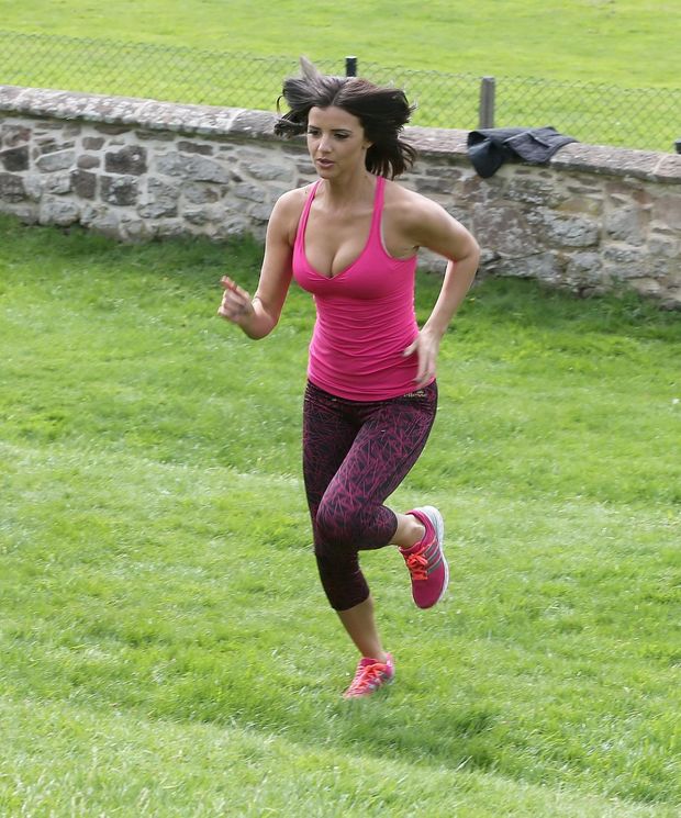 Sexy chick running in yoga pants